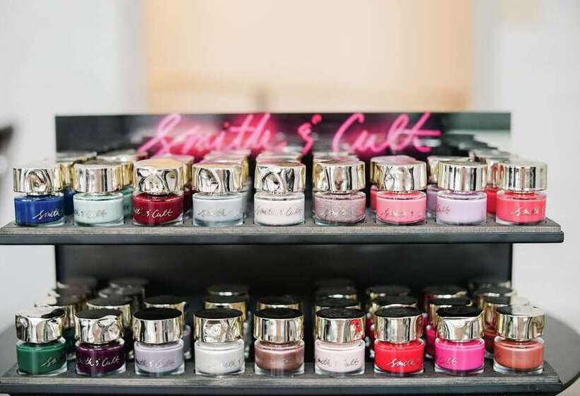 هتل Saranac Curio Collection By Hilton