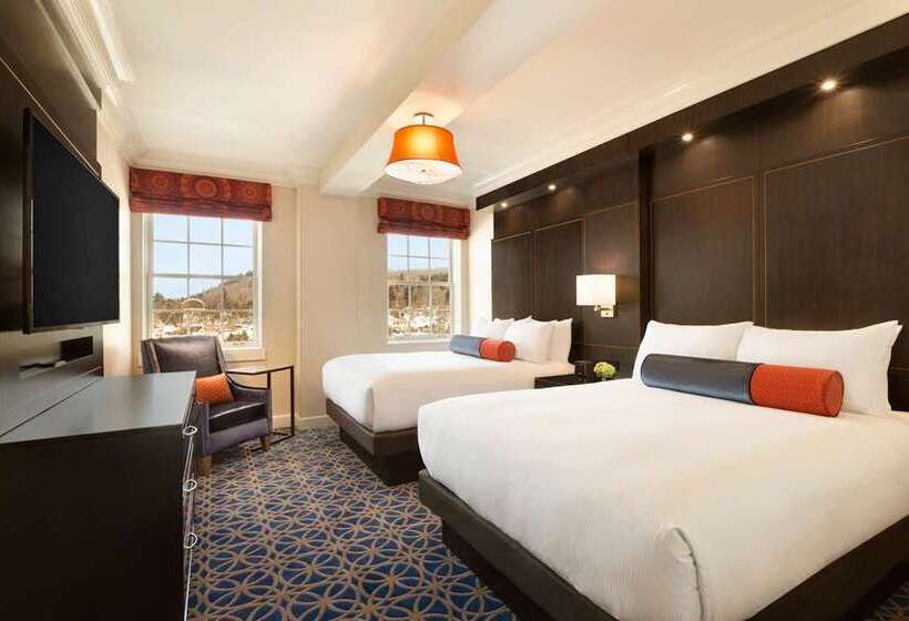 هتل Saranac Curio Collection By Hilton