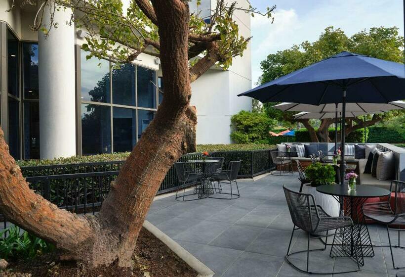 هتل Sonesta Irvine John Wayne Airport