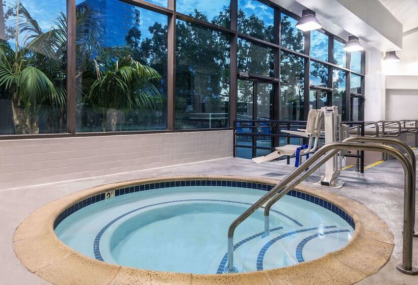 هتل Sonesta Irvine John Wayne Airport