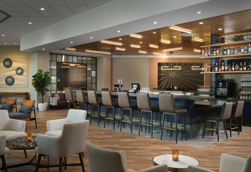 هتل Sonesta Irvine John Wayne Airport