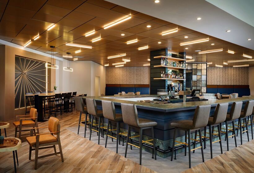 هتل Sonesta Irvine John Wayne Airport