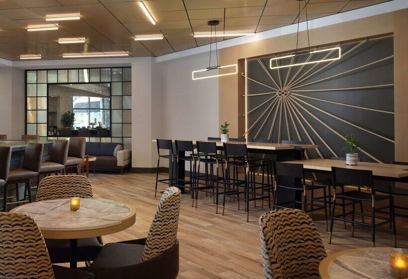 هتل Sonesta Irvine John Wayne Airport