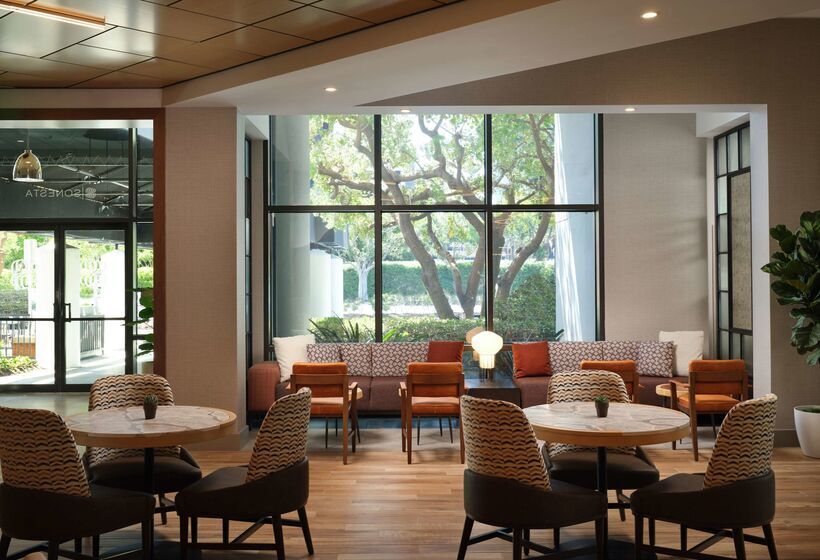 هتل Sonesta Irvine John Wayne Airport