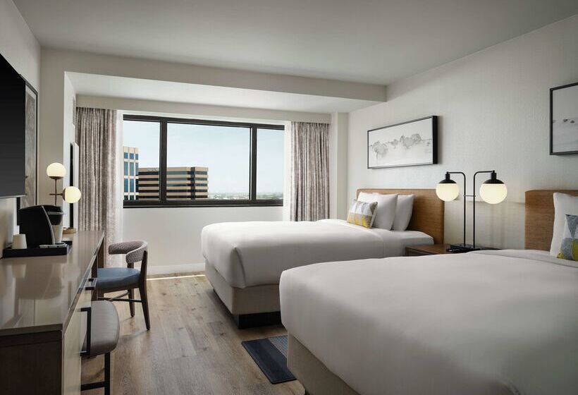 هتل Sonesta Irvine John Wayne Airport