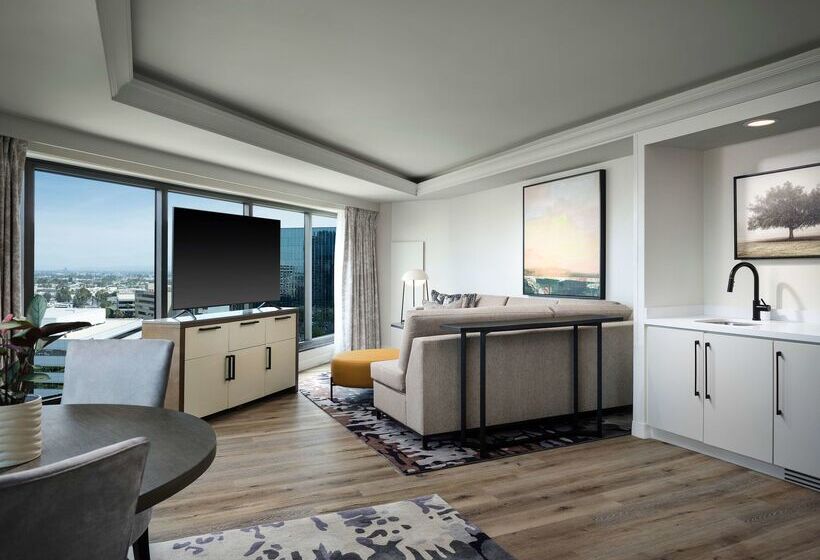 هتل Sonesta Irvine John Wayne Airport
