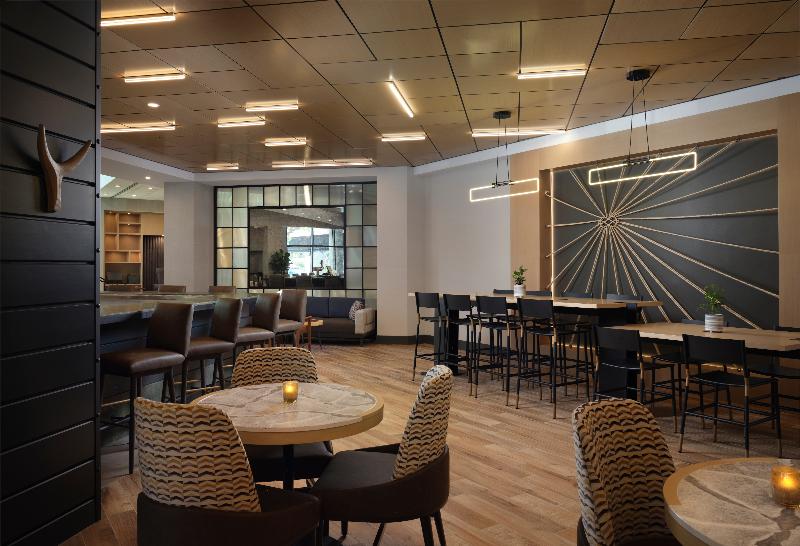 هتل Sonesta Irvine John Wayne Airport