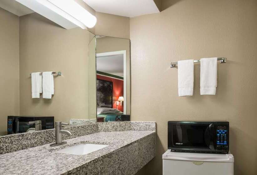 هتل Super 8 By Wyndham Little Rock/otter Creek