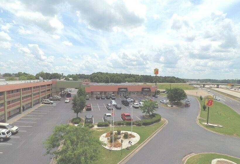 هتل Super 8 By Wyndham Little Rock/otter Creek