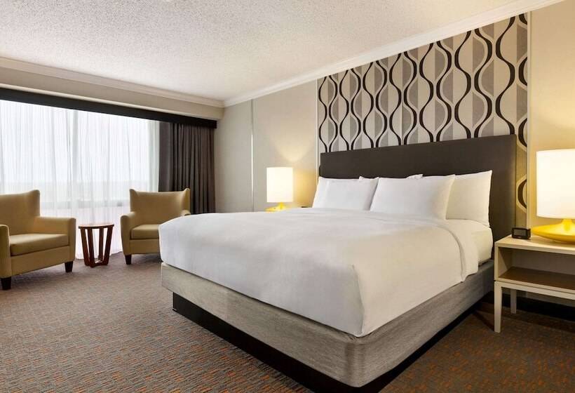 Отель Wyndham Fort Smith City Center