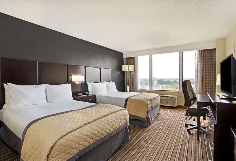 هتل Wyndham Garden Norfolk Downtown