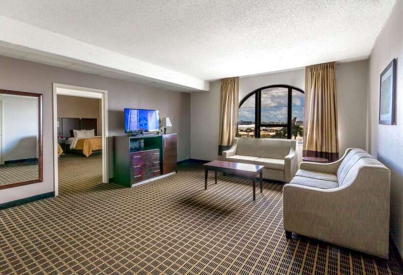 Clarion Inn & Suites Miami International Airport