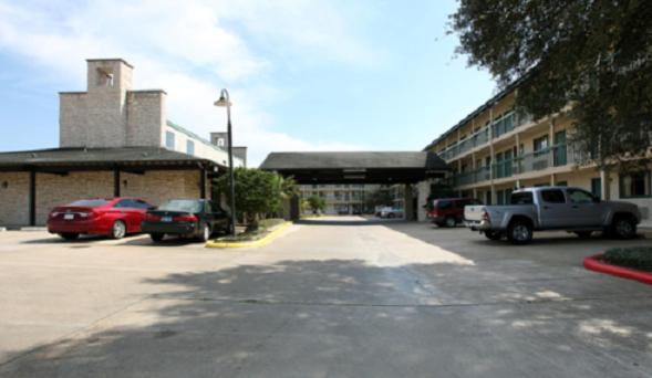 Hotel Amerihome Inn & Suites