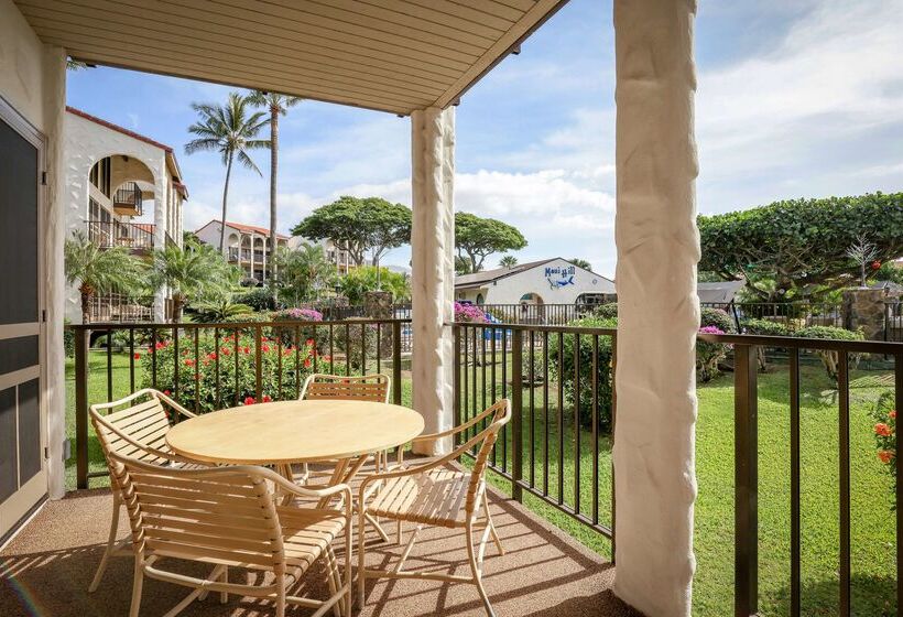 Hotel Aston Maui Hill Resort