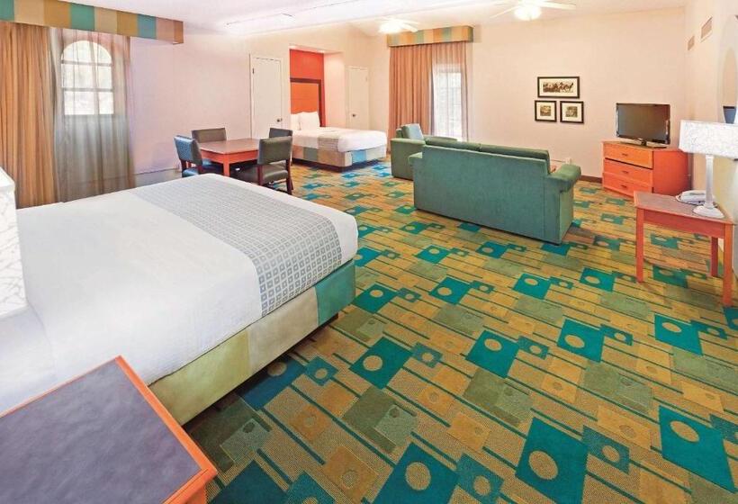 Отель Baymont By Wyndham Lubbock  Downtown Civic Center
