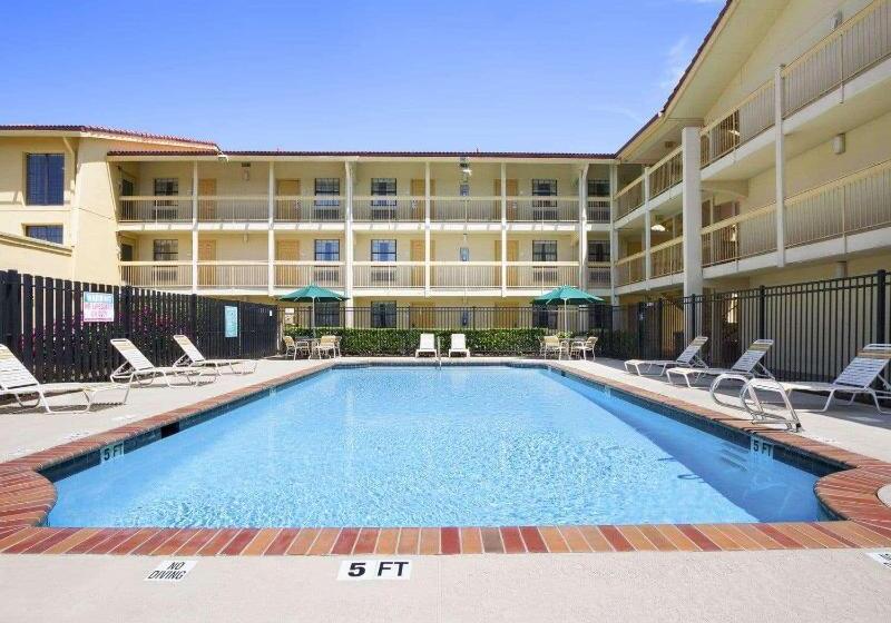 Hotelli Budget Inn & Suite Atlanta Marietta Stadium