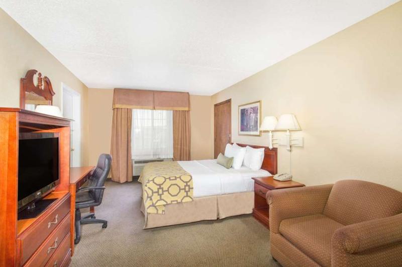 هتل Spark By Hilton Rock Springs