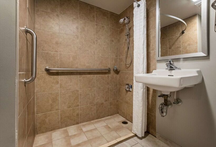 בית מלון כפרי Best Western Ashbury Inn