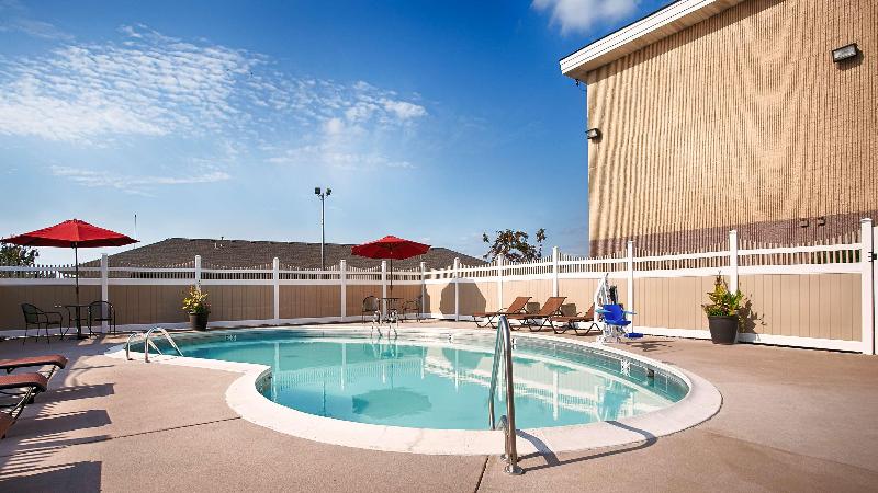 בית מלון כפרי Best Western Ashbury Inn