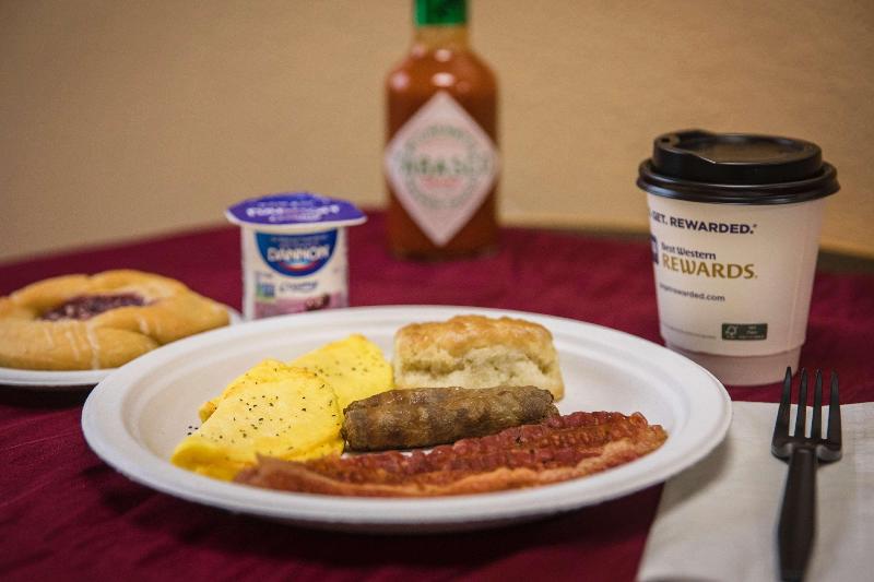 בית מלון כפרי Best Western Ashbury Inn