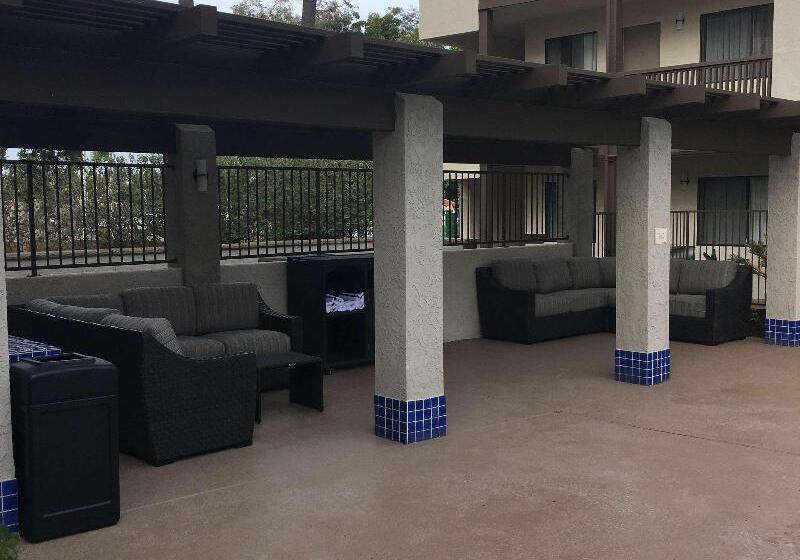 هتل Best Western Carlsbad By The Sea