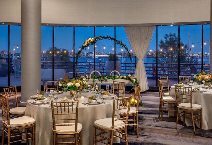هتل Boston Marriott Long Wharf