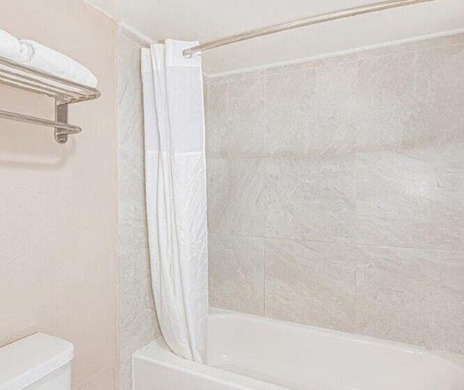 هتل Casa Bella Inn & Suites Extended Stay