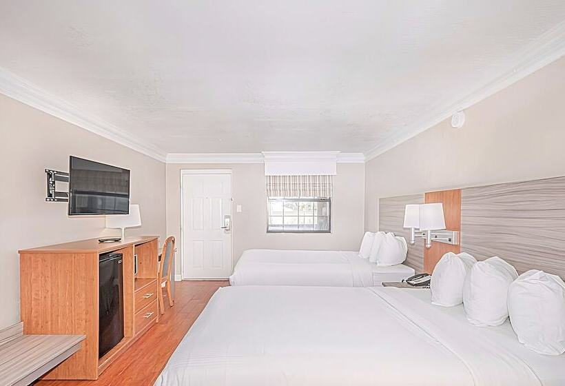 هتل Casa Bella Inn & Suites Extended Stay