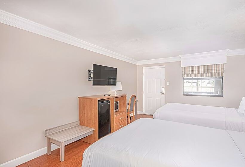 هتل Casa Bella Inn & Suites Extended Stay