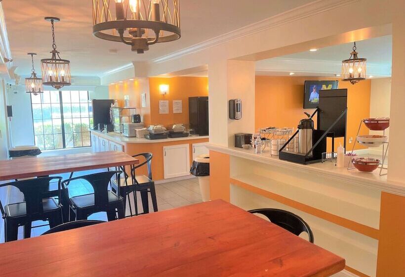 هتل Casa Bella Inn & Suites Extended Stay