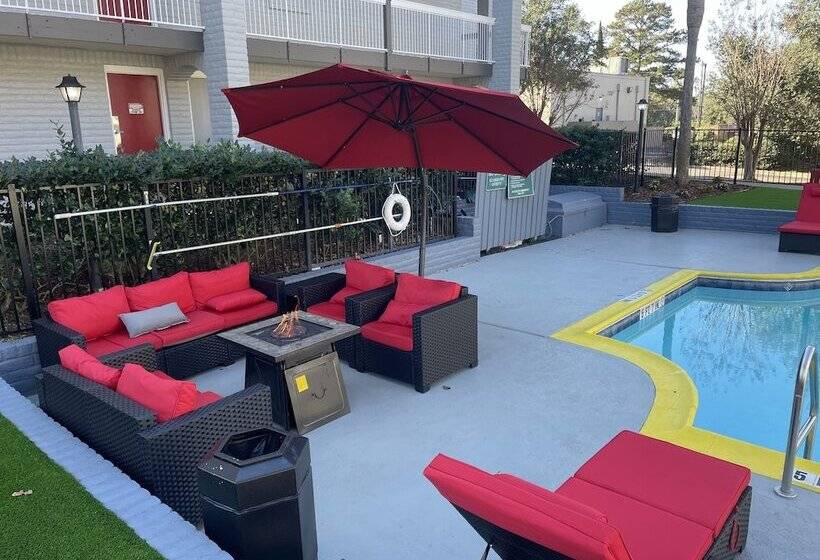هتل Casa Bella Inn & Suites Extended Stay