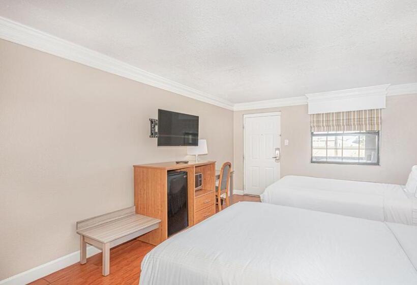 هتل Casa Bella Inn & Suites Extended Stay