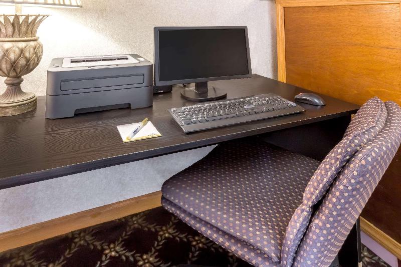 בית מלון כפרי Days Inn By Wyndham Plymouth