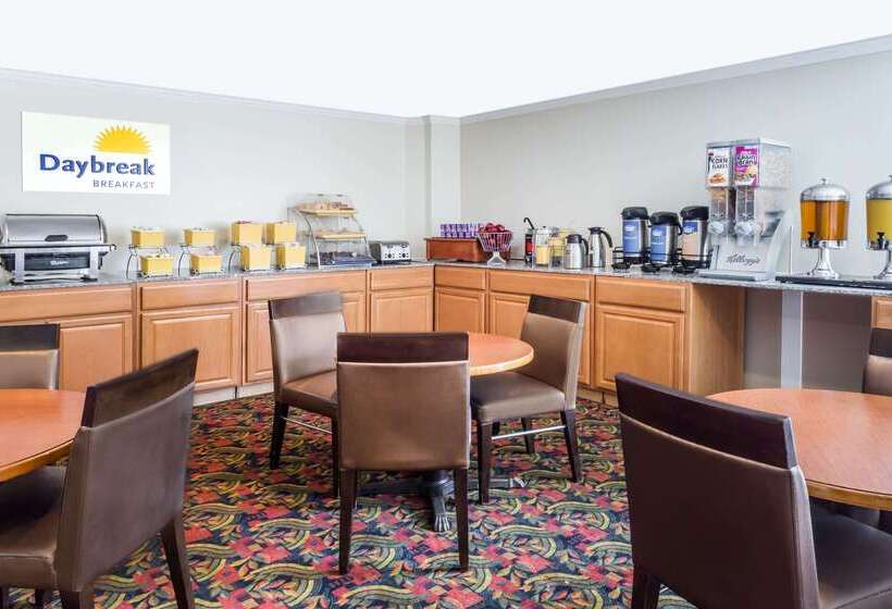 هتل Days Inn By Wyndham Williamsburg Historic Area