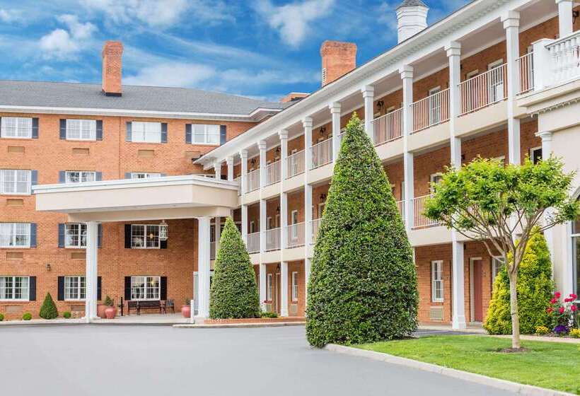 هتل Days Inn By Wyndham Williamsburg Historic Area