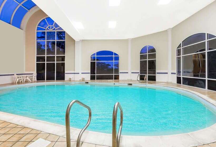 هتل Days Inn By Wyndham Williamsburg Historic Area