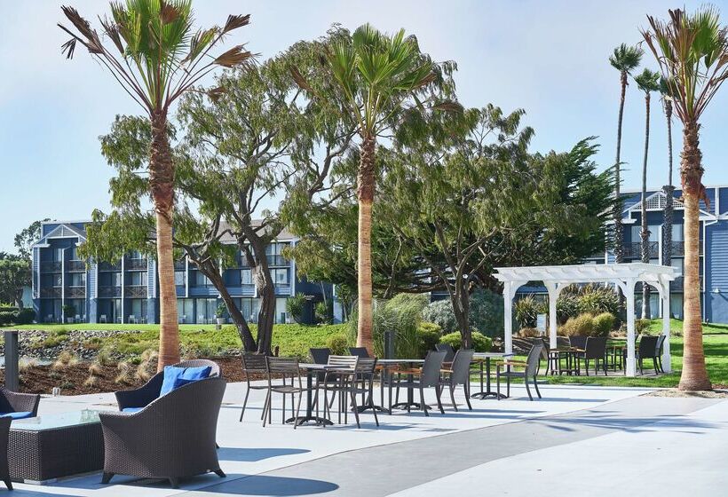 هتل Doubletree By Hilton Berkeley Marina