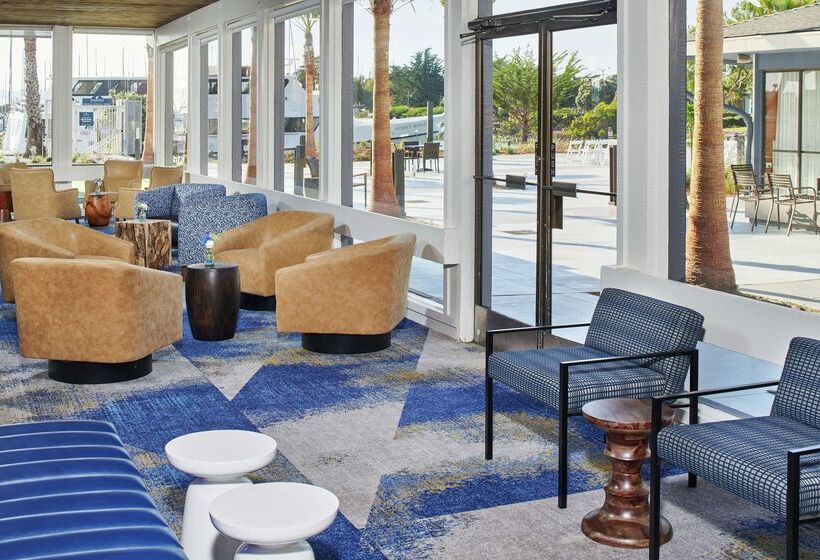 فندق Doubletree By Hilton Berkeley Marina