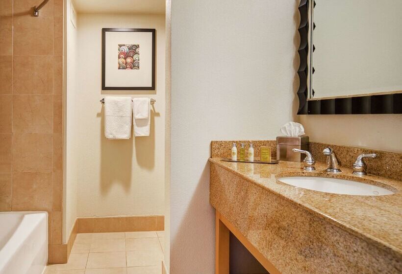 Doubletree By Hilton Hotel Berkeley Marina