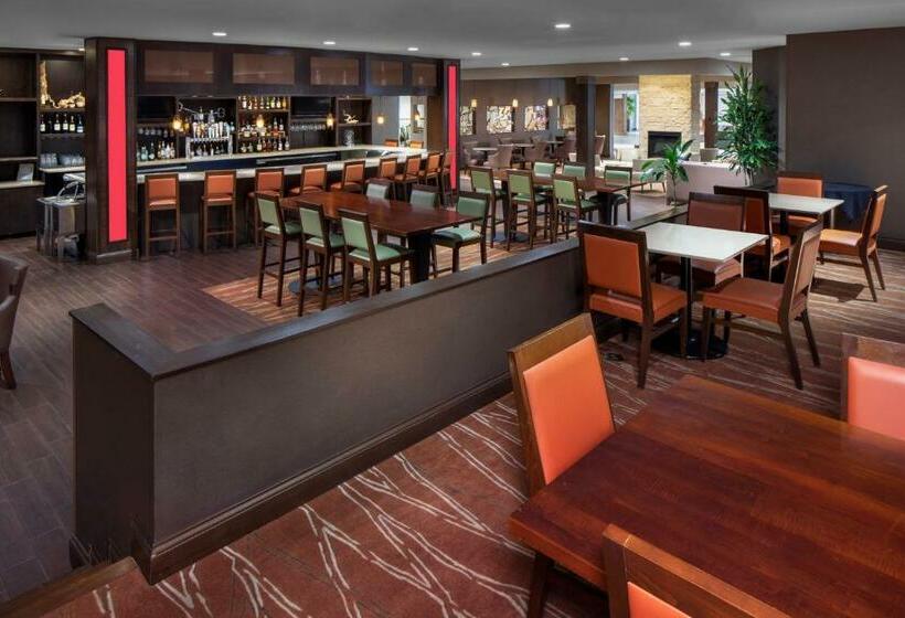 هتل Doubletree By Hilton Cleveland East Beachwood