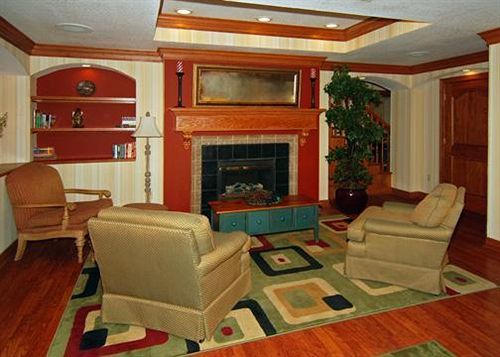 فندق Econo Lodge Inn & Suites Six Flags