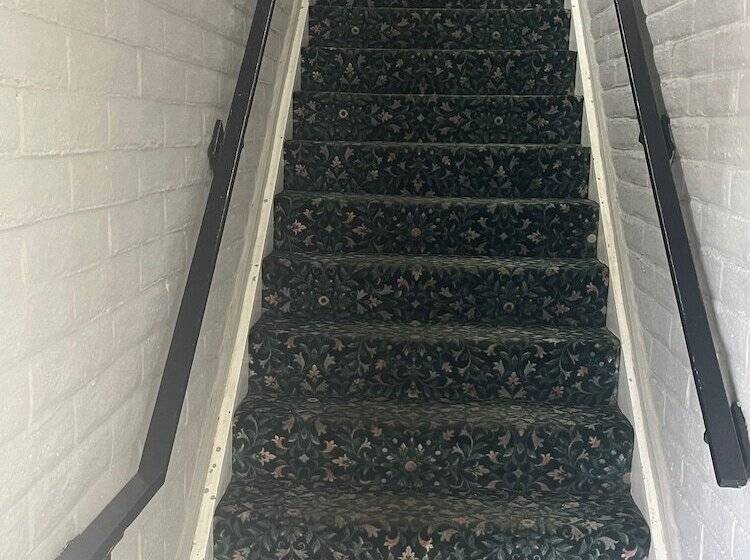 فندق Guest Inn & Suites