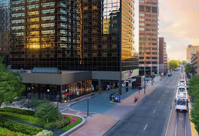 هتل Hilton Denver City Center