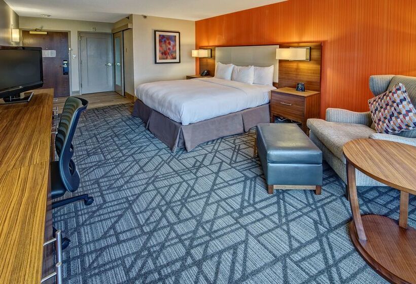 هتل Hilton Knoxville Airport