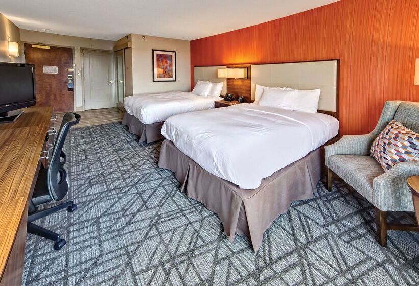 هتل Hilton Knoxville Airport