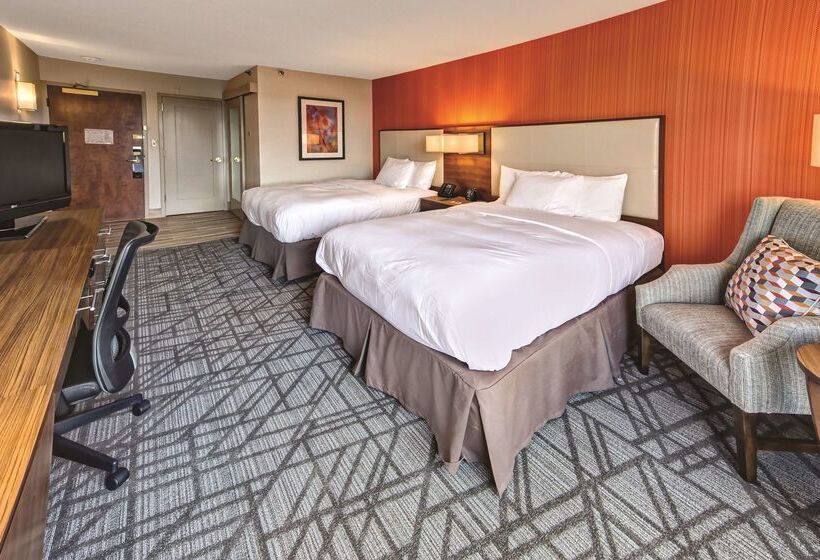 هتل Hilton Knoxville Airport