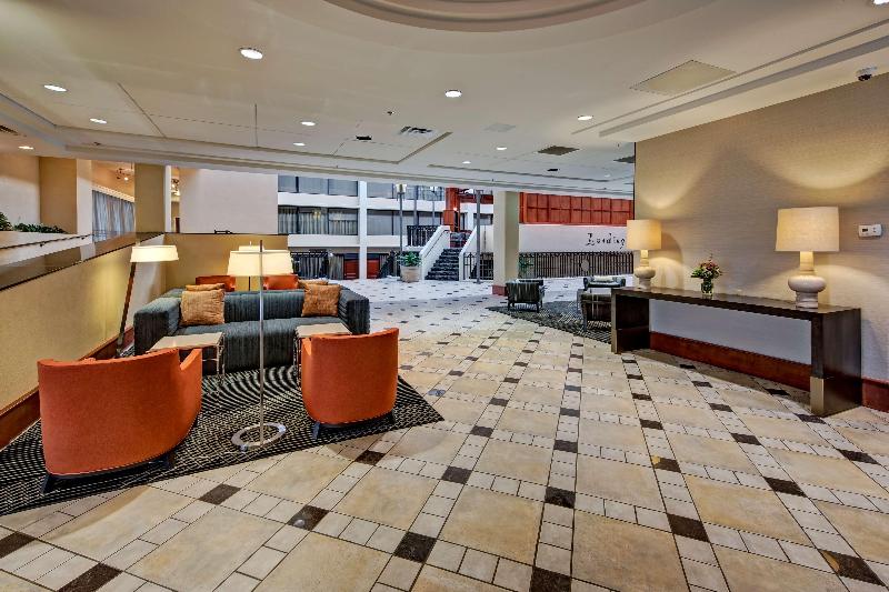 هتل Hilton Knoxville Airport