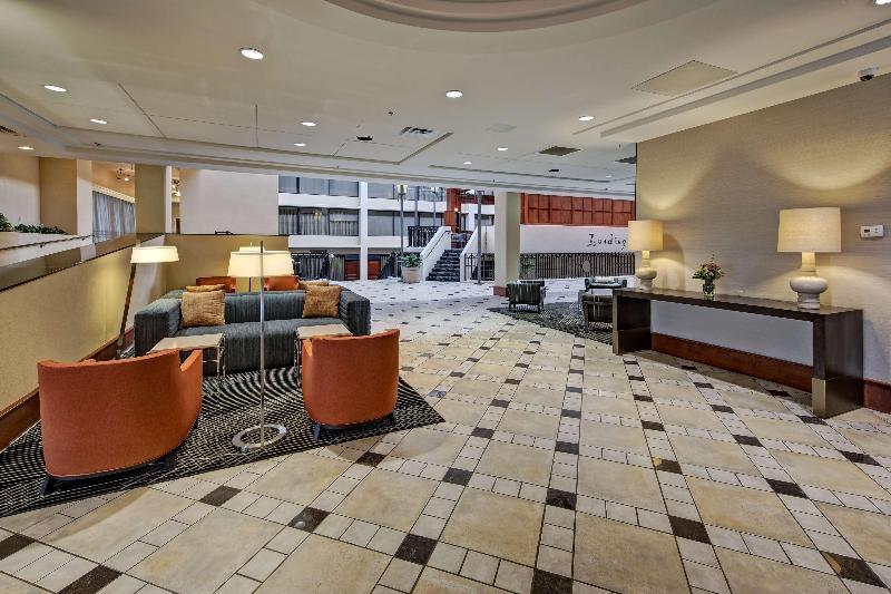 هتل Hilton Knoxville Airport