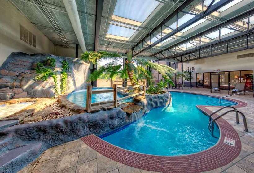 هتل Hilton Knoxville Airport