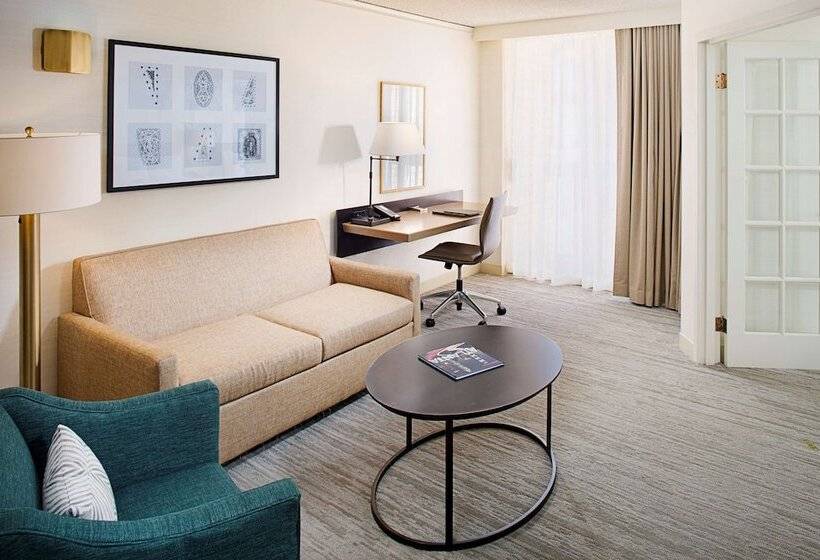 هتل Hilton Suites Atlantaperimeter